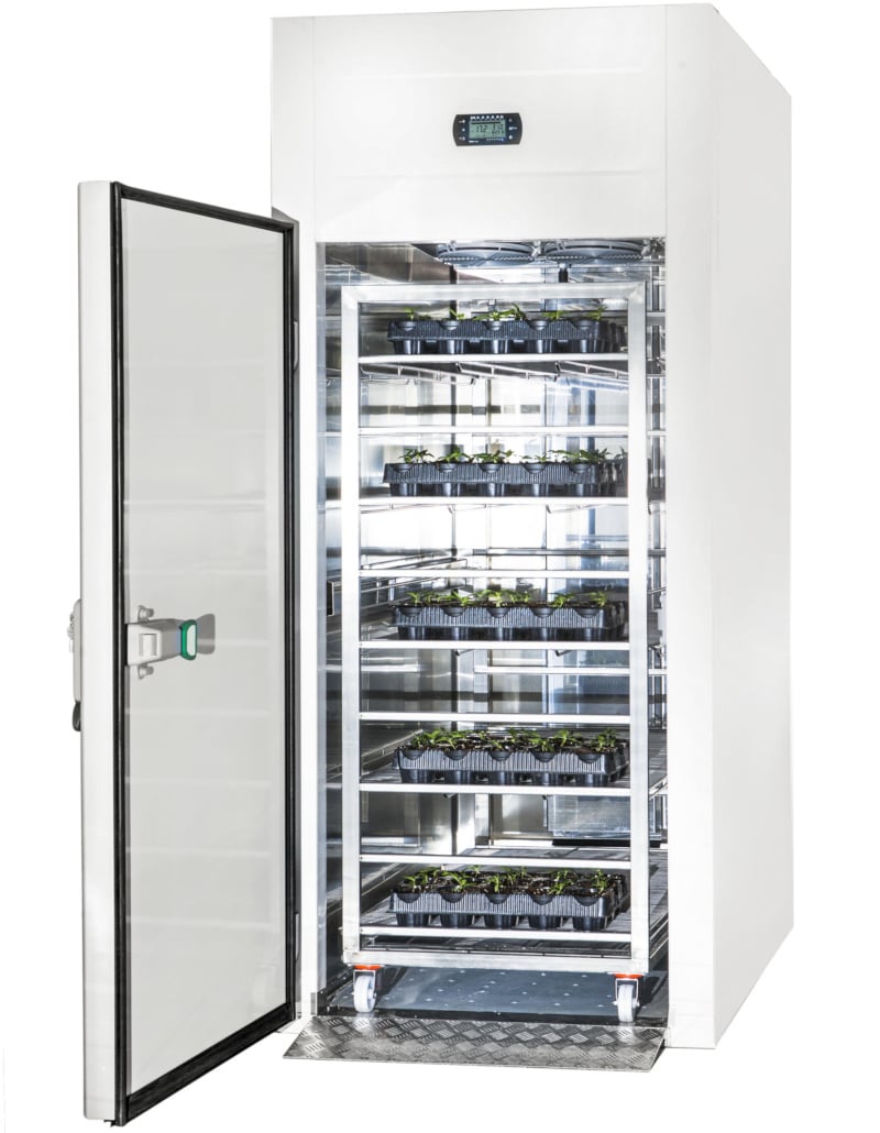 C3 Srl: Cella frigorigera per la germinazione di piante e piantine, aperta